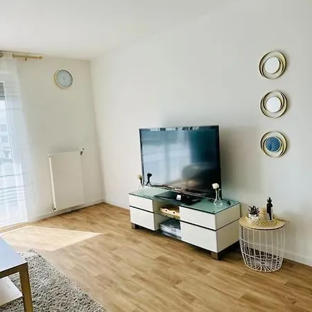 Spacieux Et Calme 20 Min Champs Elysee Apartment